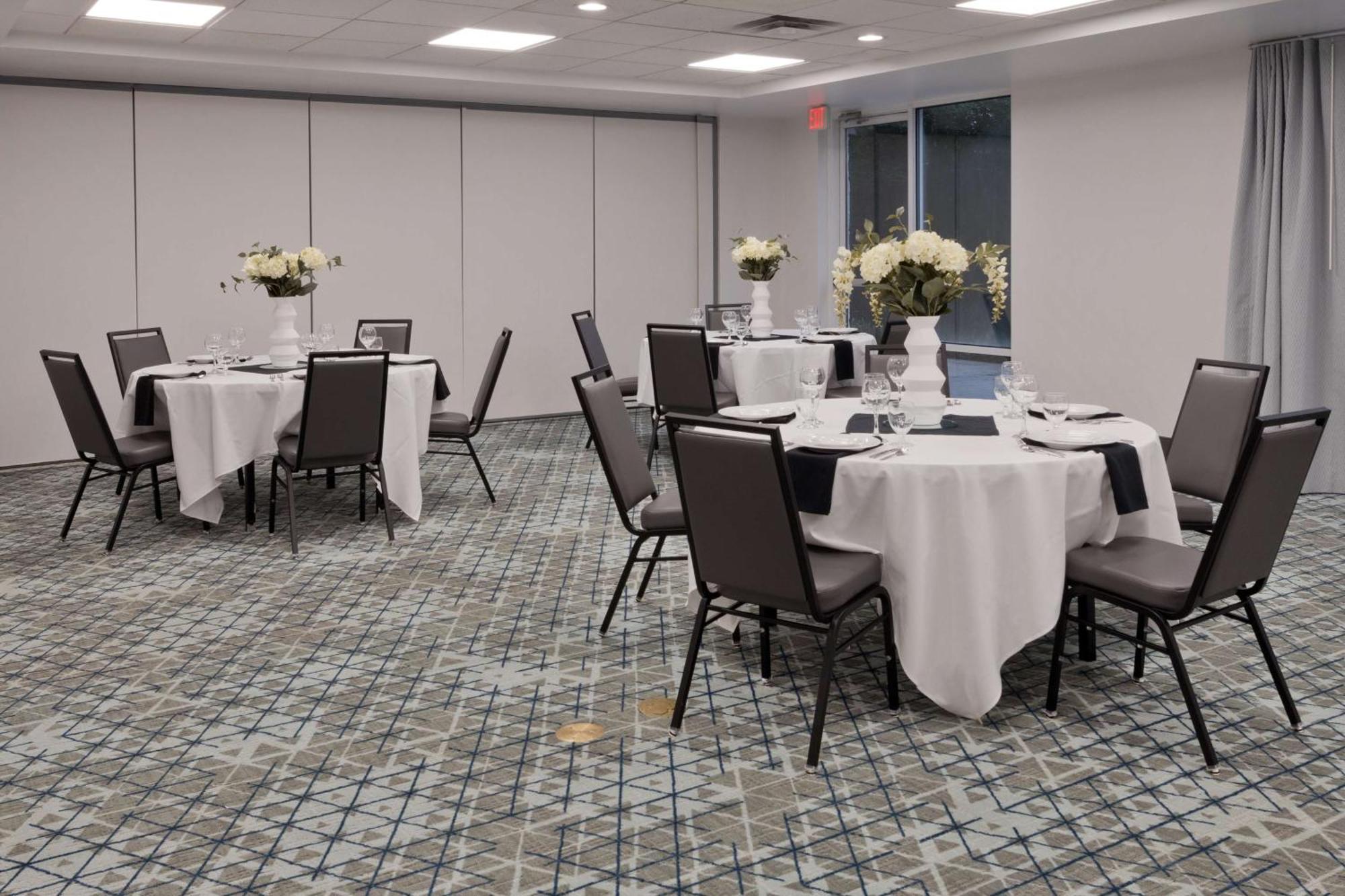 Hilton Garden Inn Birmingham Se/Liberty Park מראה חיצוני תמונה